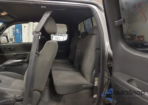 2005 Toyota Tundra Sr5 V8 from USA, damaged, VIN 5TBBT44115S458606